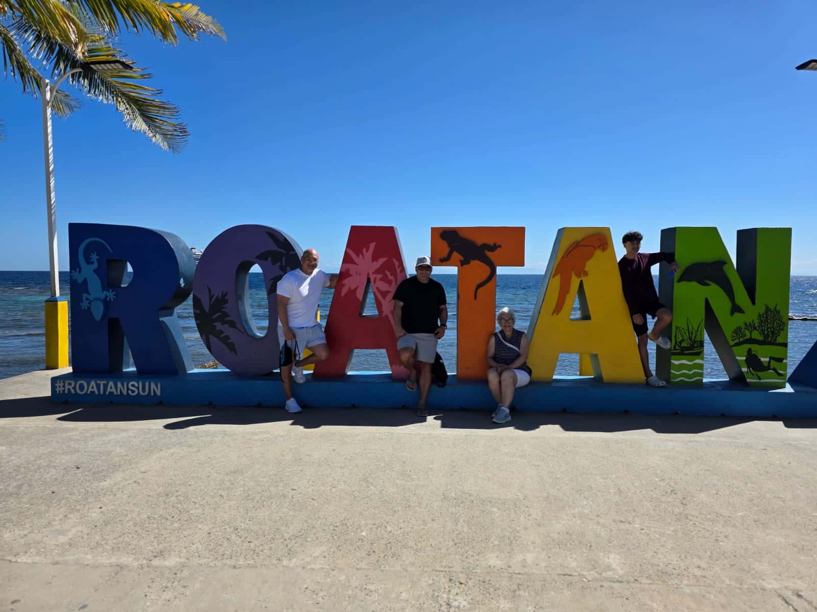 Island Tour + Monkey Park + Chocolate & Rum